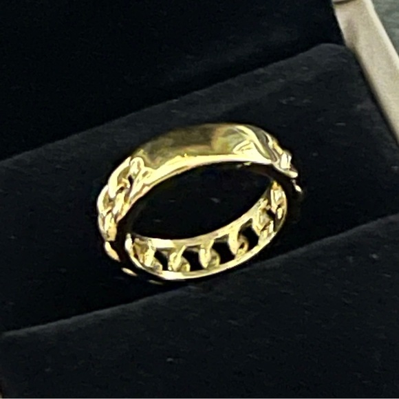 ✨Beautiful Gold Interlock Chain Ring size 6 - Picture 3 of 3